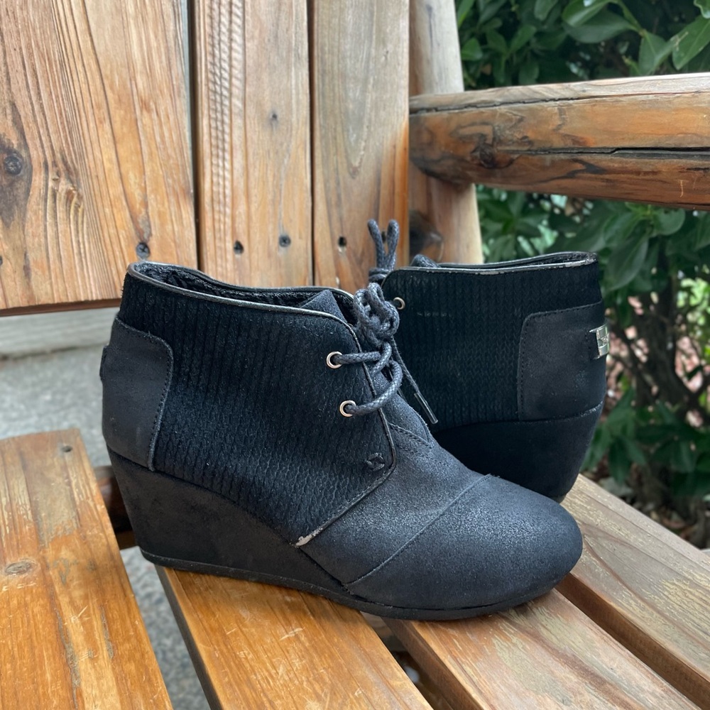 TOMS Black Leather Corduroy Desert Wedge Bootie Womens Size 6.5